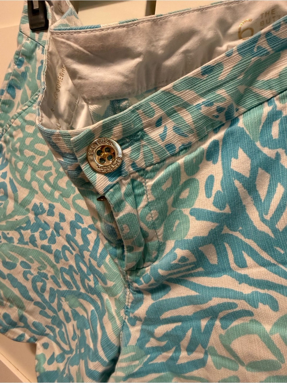 Lilly Pulitzer The Buttercup Short 5” inseam Scalloped Hem Printed Shorts - Picture 5 of 7